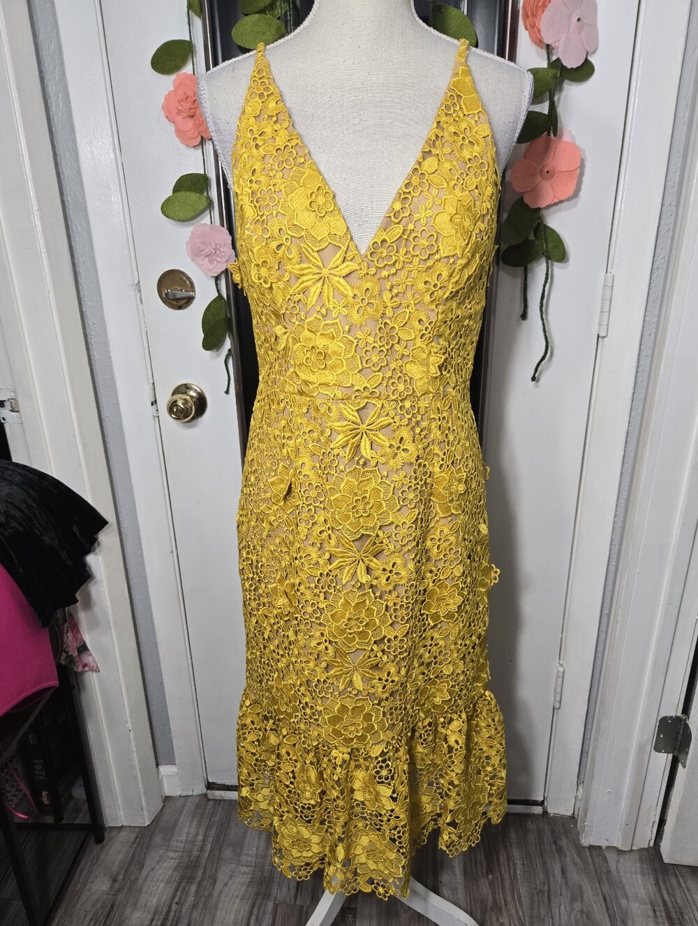 Dress The Population Yellow Lace Mermaid Midi Dress Sz M 3D Floral Detail